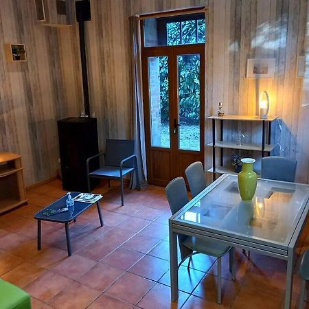Suite Dans Le Jardin Du Chateau Agonges Εξωτερικό φωτογραφία