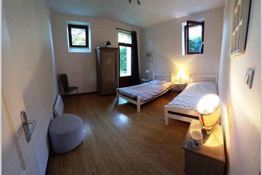 Suite Dans Le Jardin Du Chateau Agonges Εξωτερικό φωτογραφία